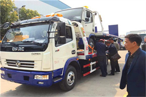 宝鸡汽车道路救援拖车价格